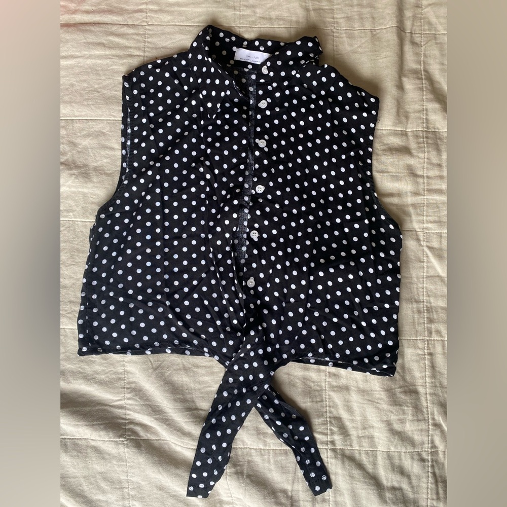 OAK + FORT Black and White Polka Dot Sleeveless Blouse